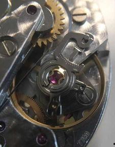 8215国产机芯,引领国产机械表新篇章